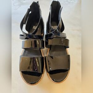 NWOT Eileen Fisher Darcy patent criss-cross wedge sandals 8.5